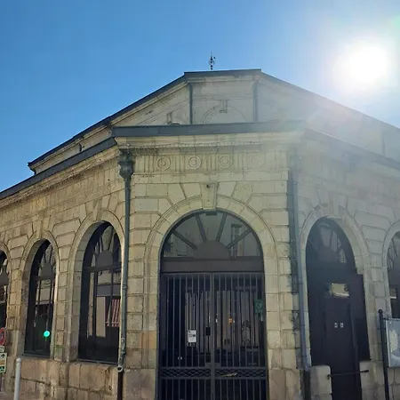 Des Thermes, St Jean D'angely * Saint-Jean-dʼAngély