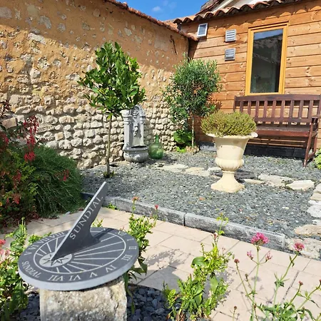 Des Thermes, St Jean D'angely Villa *
