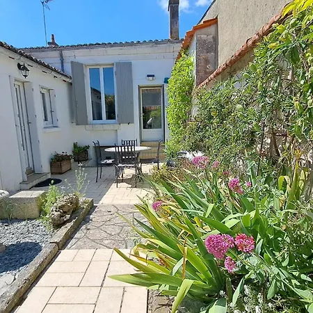 Villa Des Thermes, St Jean D'angely *